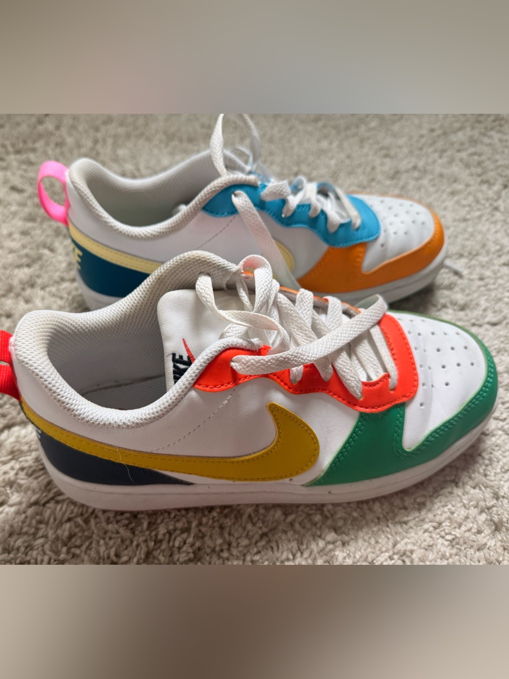Kids Nike 4.5Y (6.5 women’s) - Picture 2 of 5